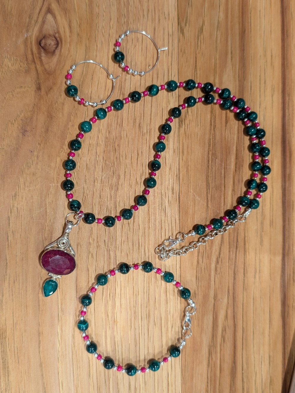 925 Silver Kasmir Ruby And Malachite Pendant Mounted On Malachite Beaded Necklac